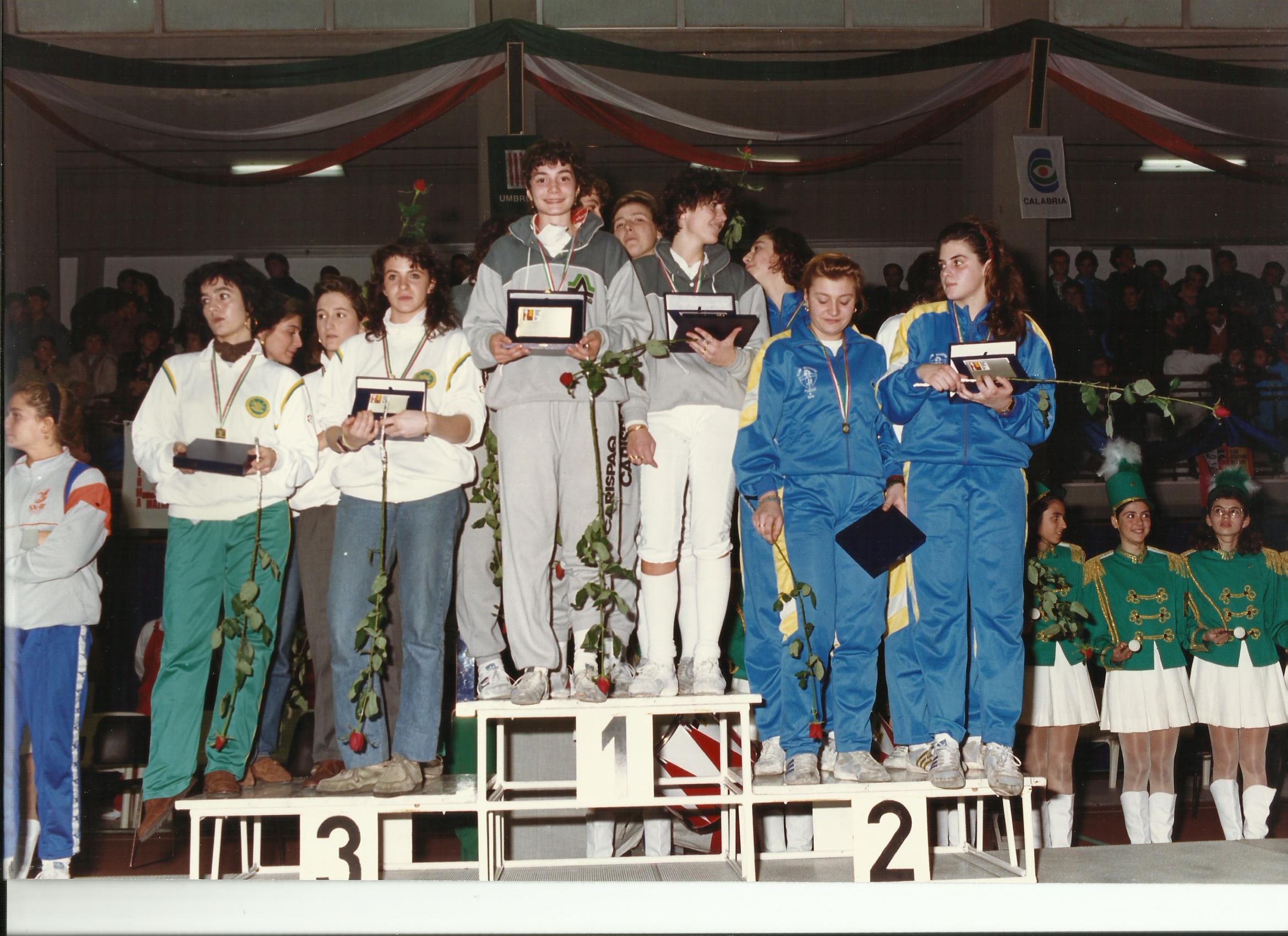 1990 Campionato Italiano Assoluto a squadre: Cocciano si aggiudica il titolo con Elisabetta e Roberta Castrucci, Barbara Marinucci, Alessandra Nucci e Maria Agnese Rinaldi.