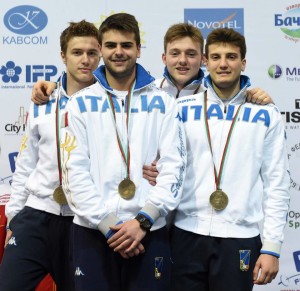 Damiano Rosatelli (secondo da destra) insieme ai suoi compagni della squadra Medaglia di Bronzo. Foto di Augusto Bizzi.